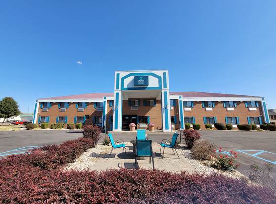 Clarion Pointe Harrodsburg-Danville allows check-in for 18 year-old guests