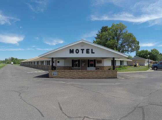 El Rancho Motel allows check-in for 18 year-old guests