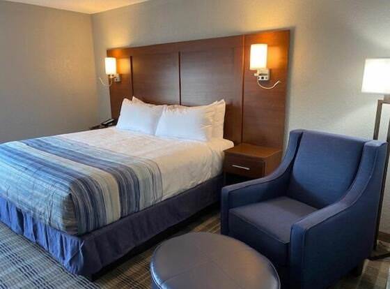 AmericInn by Wyndham Williamsburg allows check-in for 18 year-old guests