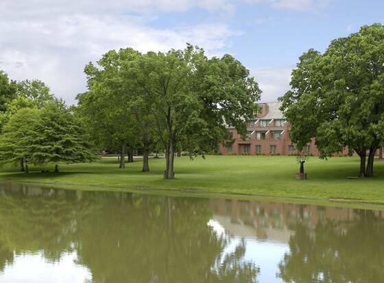 New Harmony Inn Resort and Conference Center allows check-in for 18 year-old guests