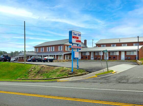 Knob Hill Motor Lodge – Hillsville allows check-in for 18 year-old guests