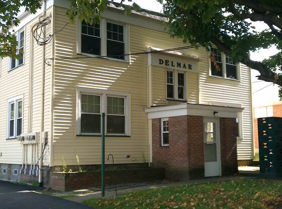 Del Mar -Youngstown allows check-in for 18 year-old guests