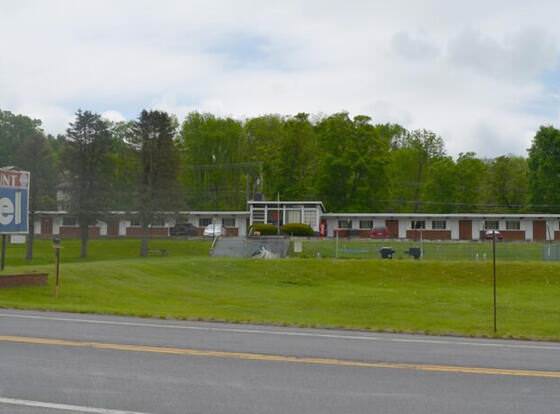 Paramount Motel allows check-in for 18 year-old guests