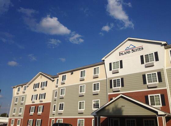 Inland Suites Lamar Street allows check-in for 18 year-old guests