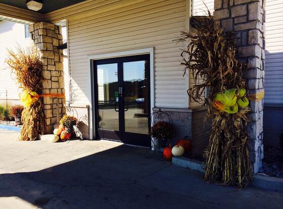 Mammoth Spring Lodge Motel allows check-in for 18 year-old guests