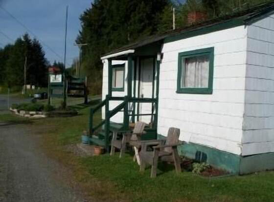 Valley View Motel allows check-in for 18 year-old guests