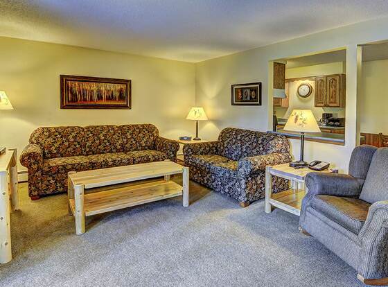 Lake Forest Resort & Club allows check-in for 18 year-old guests