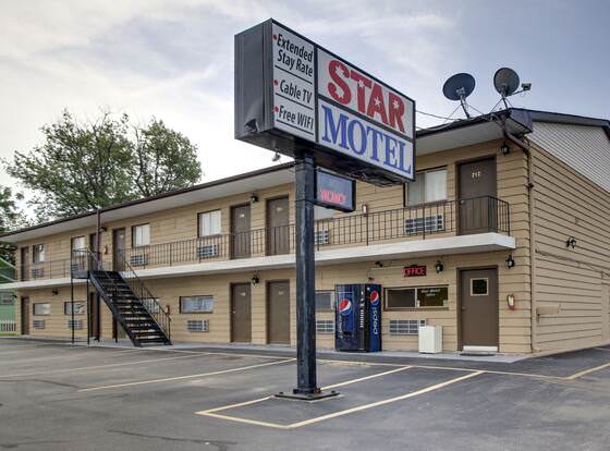 Star Motel allows check-in for 18 year-old guests
