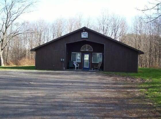 Feeder Creek Lodge and Cabin allows check-in for 18 year-old guests