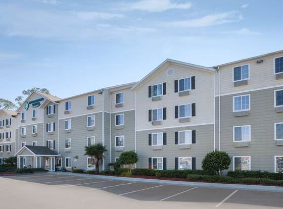 WoodSpring Suites Jacksonville Beach Blvd allows check-in for 18 year-old guests