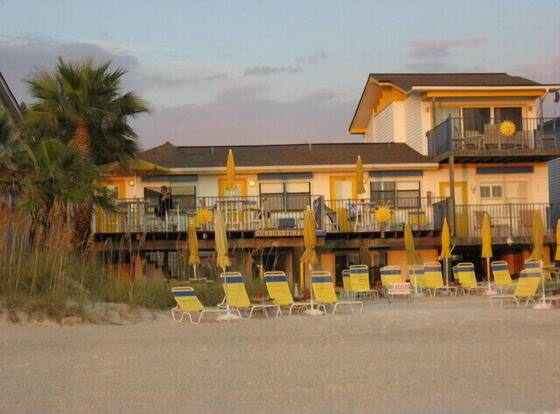 Sun Burst Inn allows check-in for 18 year-old guests