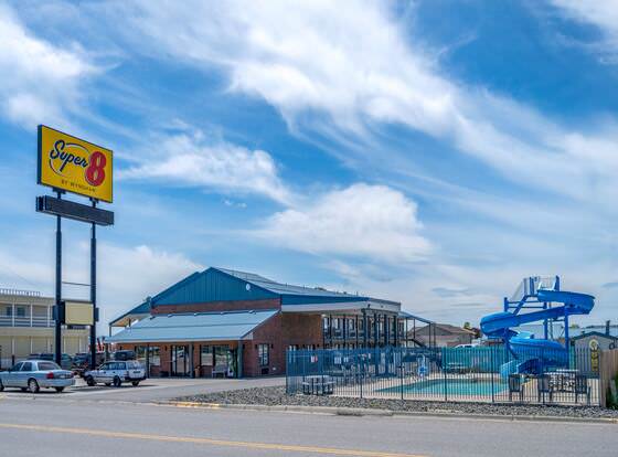 Super 8 by Wyndham Hardin Little Bighorn Battlefield allows check-in for 18 year-old guests