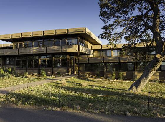 Kachina Lodge - Inside the Park allows check-in for 18 year-old guests