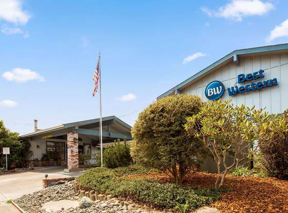 Best Western Arcata Inn allows check-in for 18 year-old guests