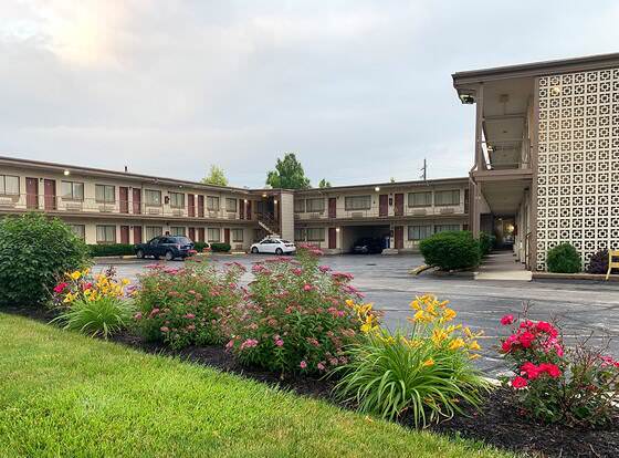 Campus Inn allows check-in for 18 year-old guests