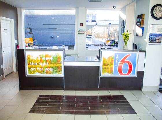 Motel 6 Chilhowie, VA allows check-in for 18 year-old guests