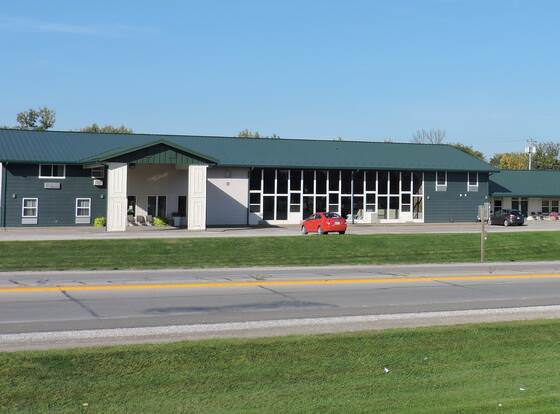 Indian Hills Inn & RV Park allows check-in for 18 year-old guests