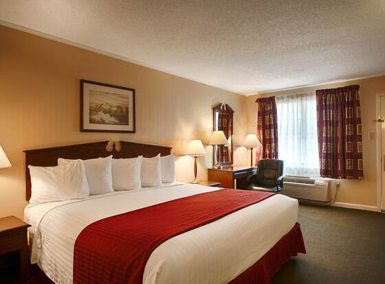 The Winnfield Lodge allows check-in for 18 year-old guests