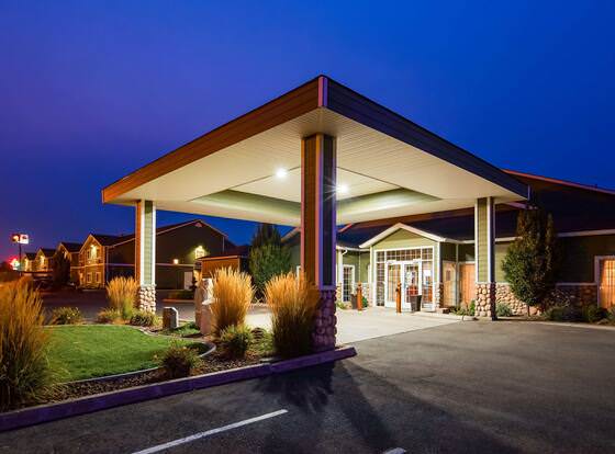Best Western Plus The Inn at Horse Heaven allows check-in for 18 year-old guests