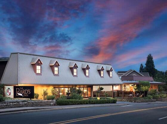 The Bard's Inn, BW Signature Collection by Best Western allows check-in for 18 year-old guests