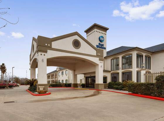 Best Western Dayton Inn & Suites allows check-in for 18 year-old guests