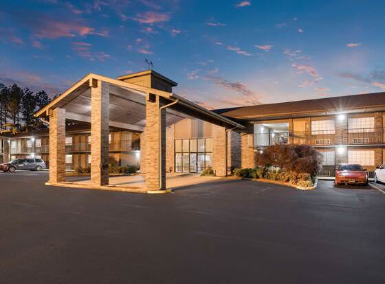 SureStay Plus Hotel By Best Western Poteau allows check-in for 18 year-old guests