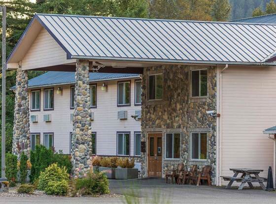 Crest Trail Lodge allows check-in for 18 year-old guests