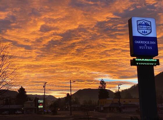 Oakridge Inn & Suites allows check-in for 18 year-old guests