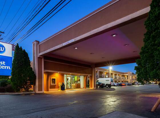 Best Western Thunderbird Motel allows check-in for 18 year-old guests