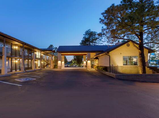 Best Western Paint Pony Lodge allows check-in for 18 year-old guests