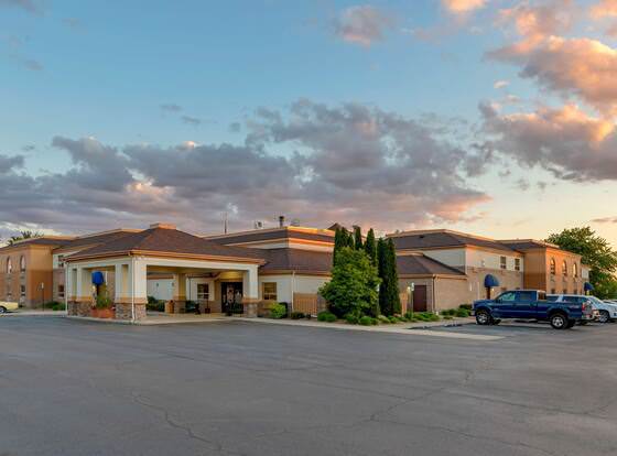 Best Western Davison Inn allows check-in for 18 year-old guests