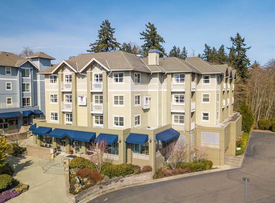 The Marshall Suites allows check-in for 18 year-old guests