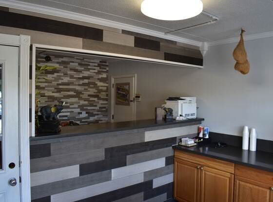 Inn Of Lenoir Motor Lodge allows check-in for 18 year-old guests