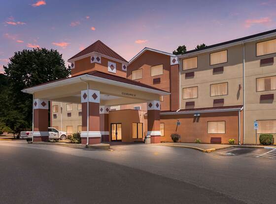 Best Western Logan Inn allows check-in for 18 year-old guests