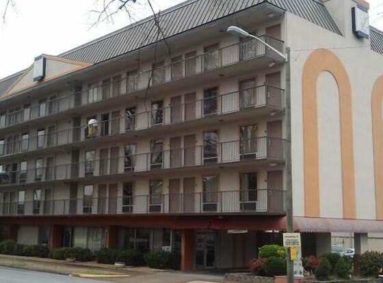 Studio 9 Inn & Suites allows check-in for 18 year-old guests