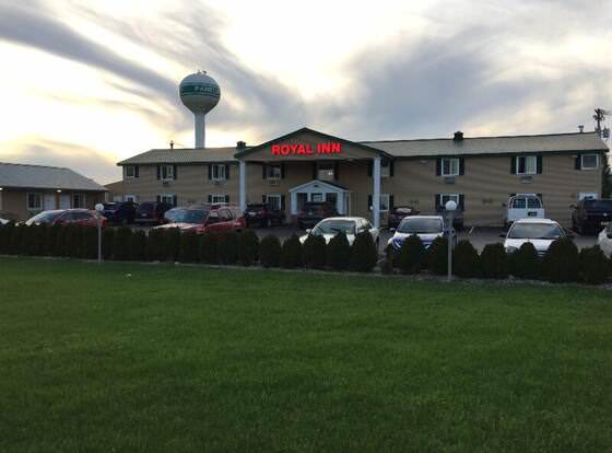 Royal Inn Motel allows check-in for 18 year-old guests