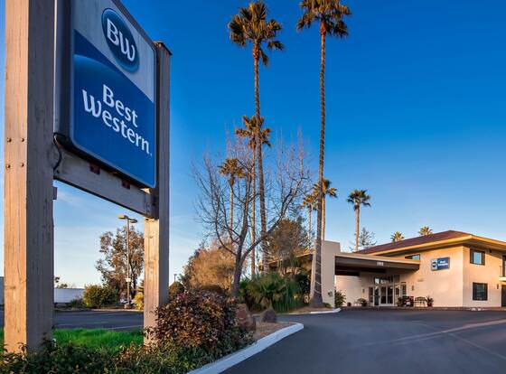 Best Western Sonoma Winegrower's Inn allows check-in for 18 year-old guests