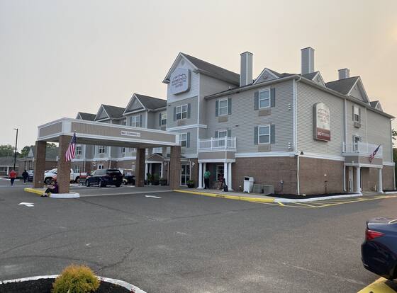 Homestead Apart-Hotel allows check-in for 18 year-old guests