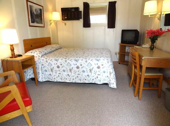 Cresco Motel allows check-in for 18 year-old guests