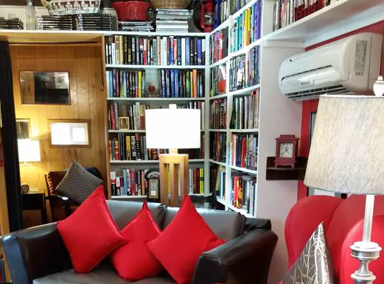 Rainbow Inn Bed and Breakfast allows check-in for 18 year-old guests