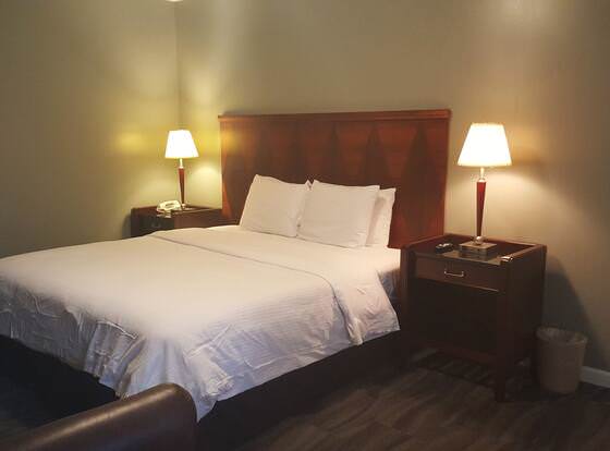 Jefferson Inn and Suites allows check-in for 18 year-old guests