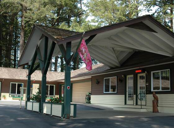 Park Motel and Cabins allows check-in for 18 year-old guests