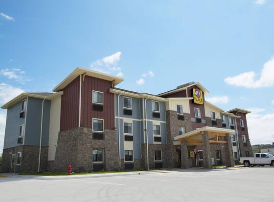 My Place Hotel - Ft. Pierre, SD allows check-in for 18 year-old guests