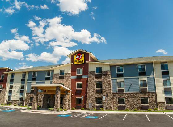 My Place Hotel - Missoula, MT allows check-in for 18 year-old guests