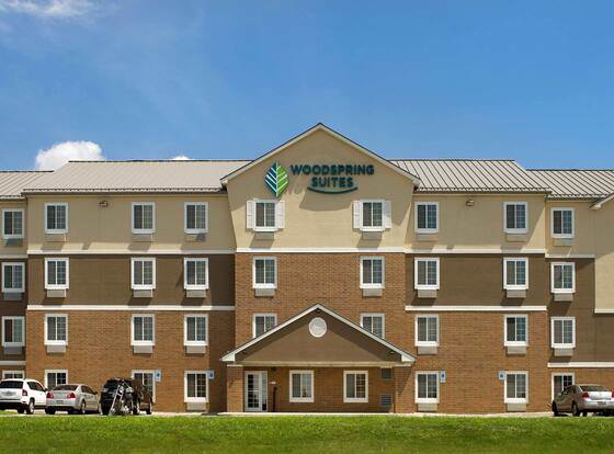 WoodSpring Suites Louisville Jeffersontown allows check-in for 18 year-old guests