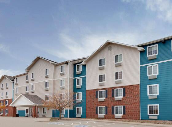 WoodSpring Suites Ankeny Des Moines allows check-in for 18 year-old guests