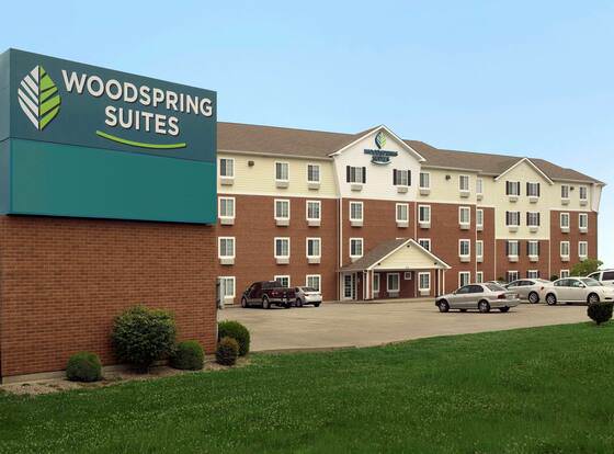WoodSpring Suites Louisville Clarksville allows check-in for 18 year-old guests