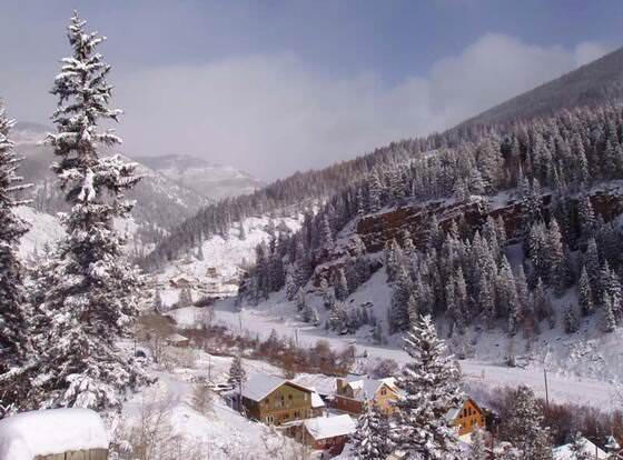 The Green Bridge Inn allows check-in for 18 year-old guests