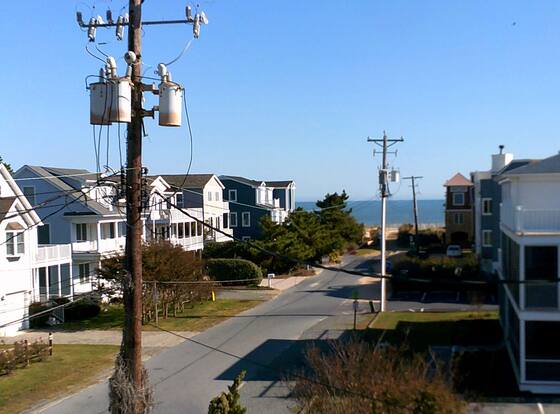 Sea Esta Motel I allows check-in for 18 year-old guests