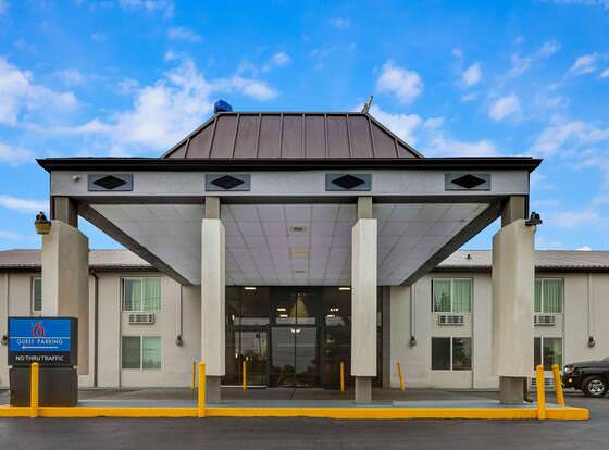 Motel 6 Indianapolis, IN allows check-in for 18 year-old guests